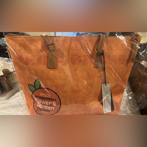 Dooney & Bourke Orange Bird Epcot Purse - Picture 2 of 2